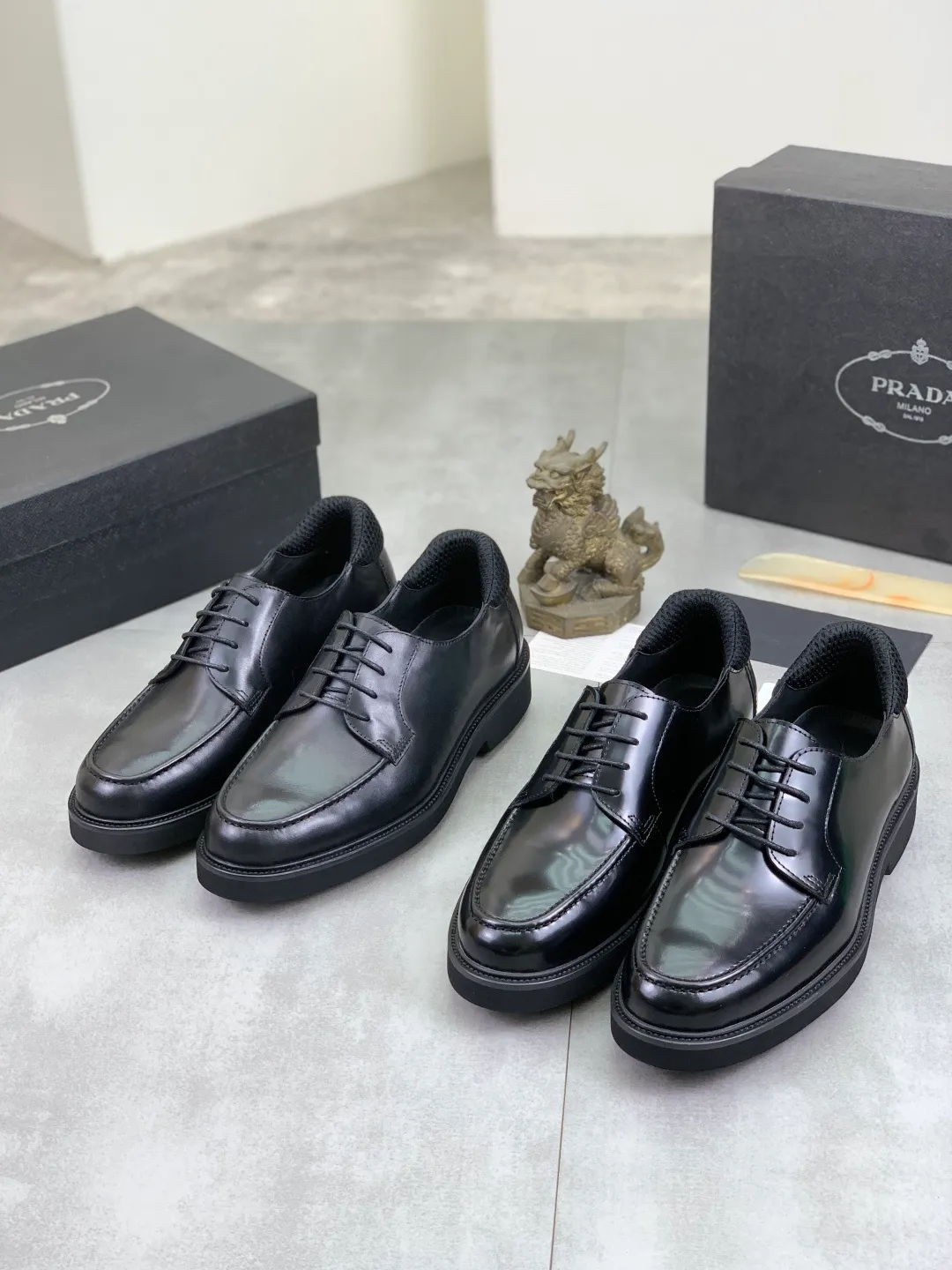 Men's shoes 💰P480 new style 💰 💎💎💎 water-dyed cow lining original order quality PRADA —🆘.Prada original purchase agent, high-end business leather shoes, fabric: imported from Italy cowhide material ➕ water-dyed cow lining/cowhide lining ➕ special original outsole, fine workmanship, real thing ^_^ Photographed 🎬size: 39-44